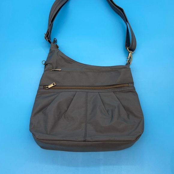 Travelon Anti-Theft Signature 3 Compartment Crossbody Security Slingback Bag - Picture 1 of 15